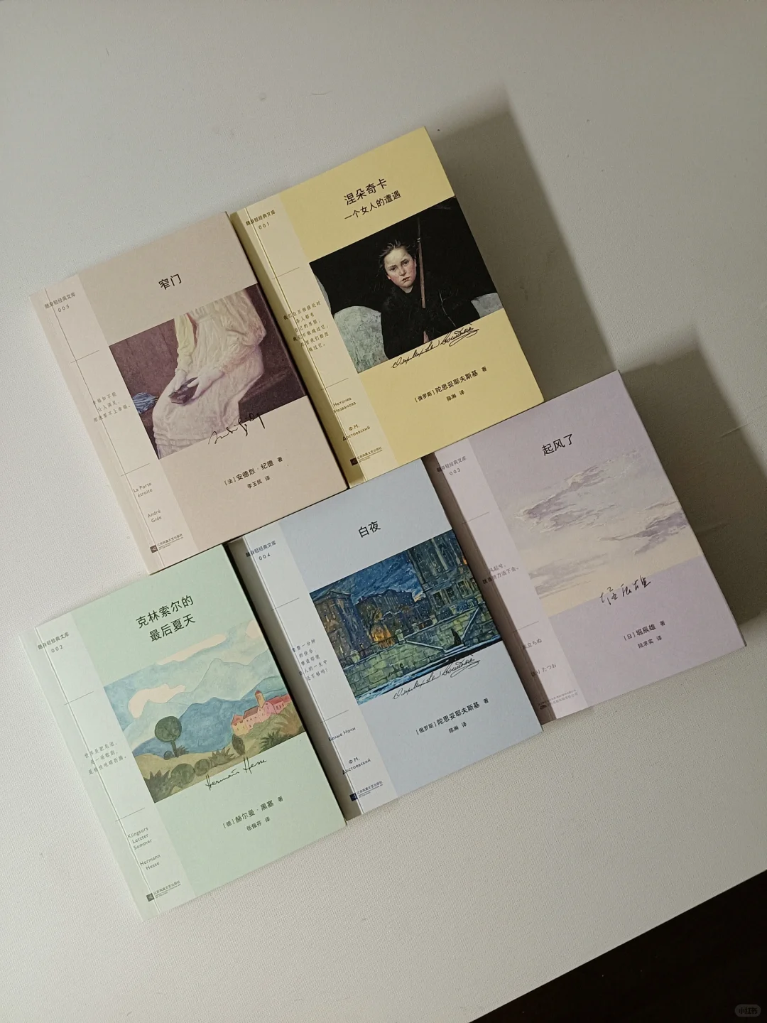 巴掌大的口袋书❣️也太适合通勤路上看了吧