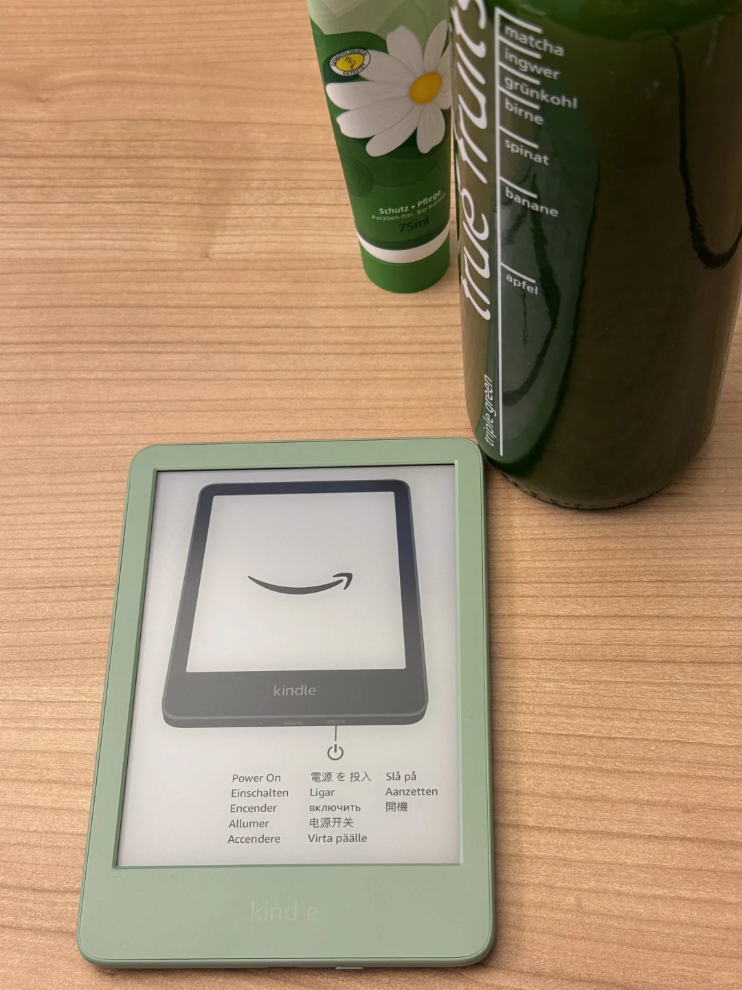 刚到手的抹茶绿Kindle，很好看