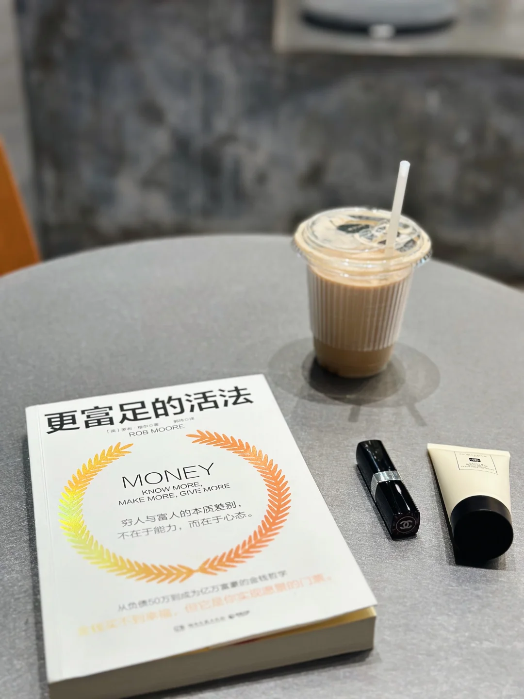 我们慕强女的更好的终局大概是成为那个强者