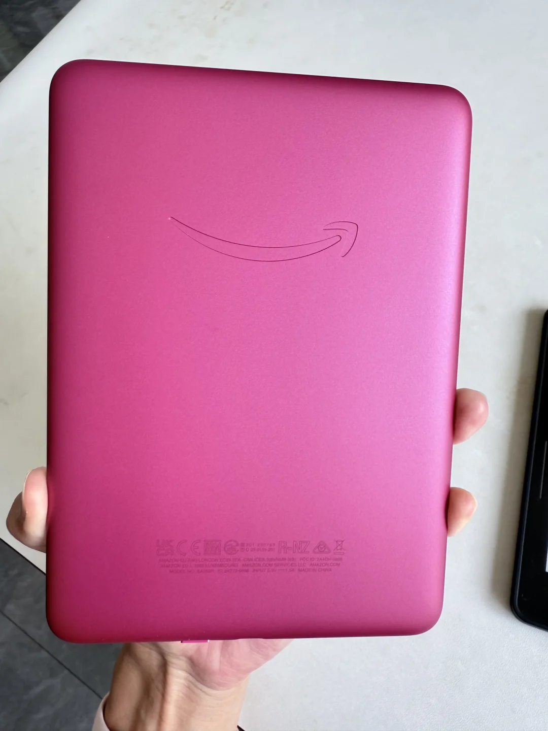 kindle kpw6玫红色