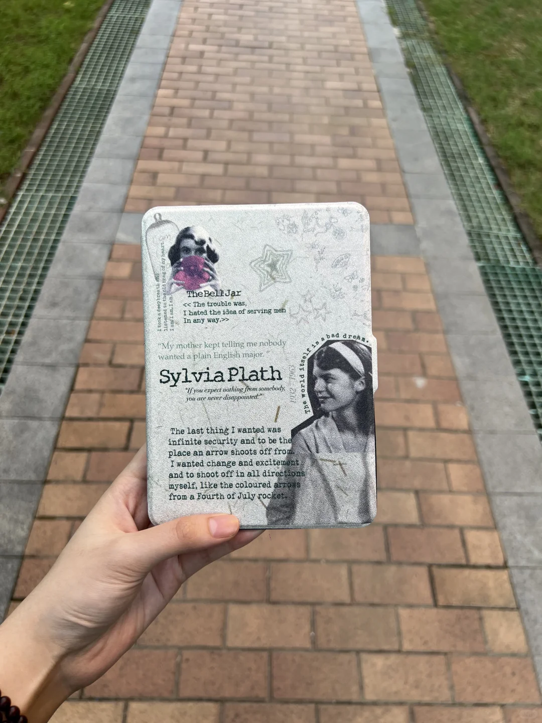 给你看我的kindle保护套✎ ̼