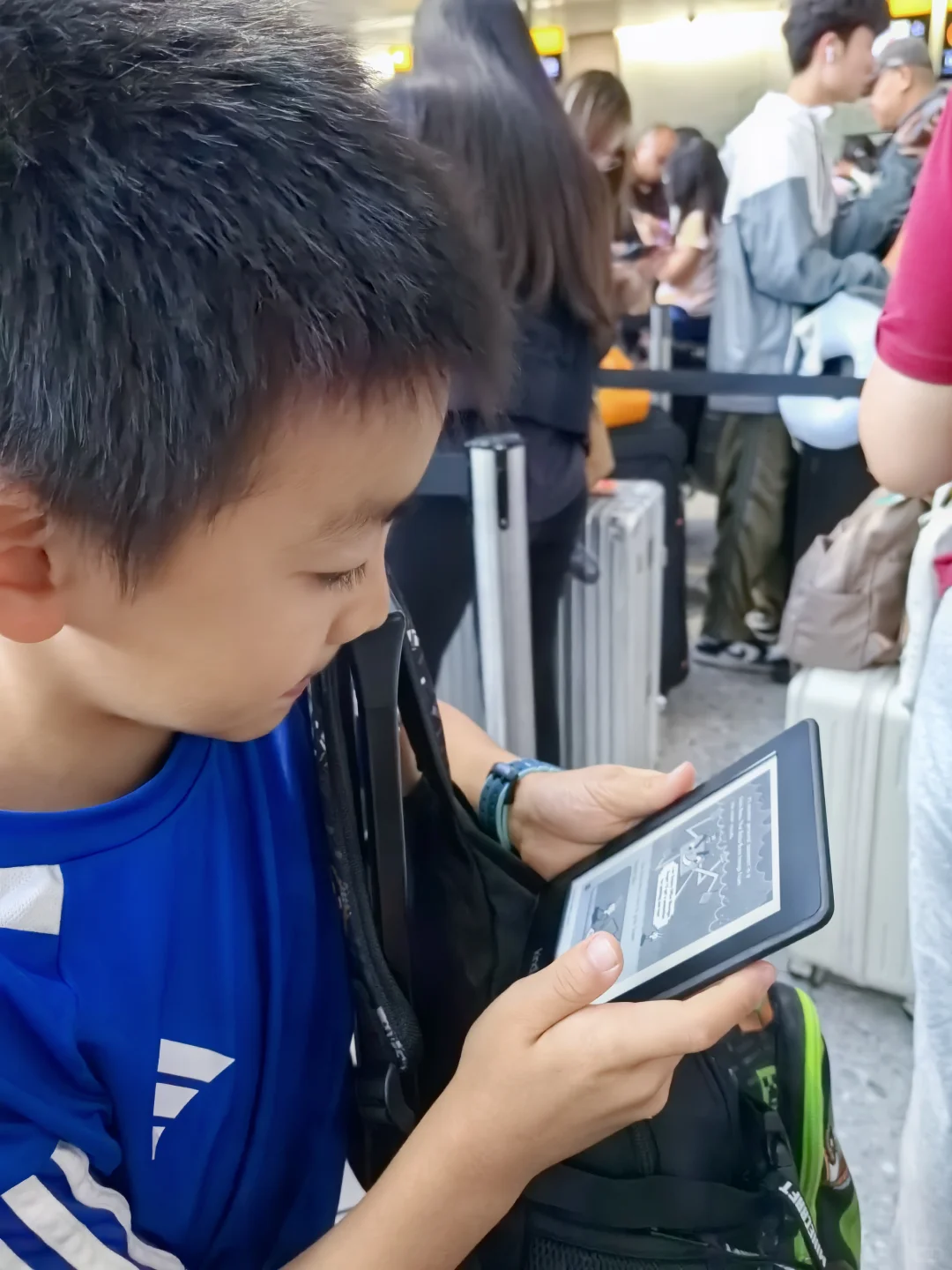 旅途中怎么少得了Kindle和平板