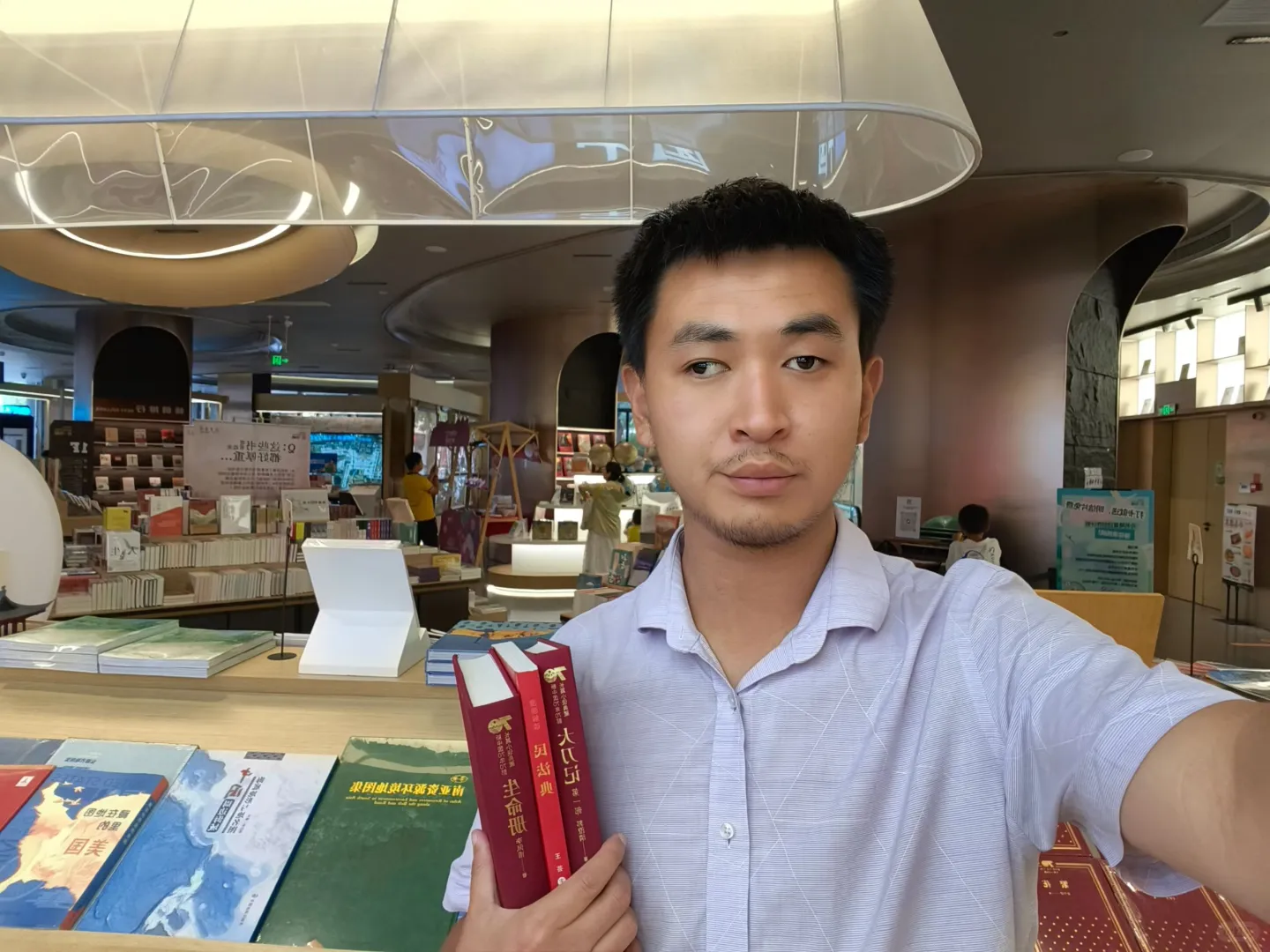 新中国70年长篇小说典藏和茅盾文学奖很好