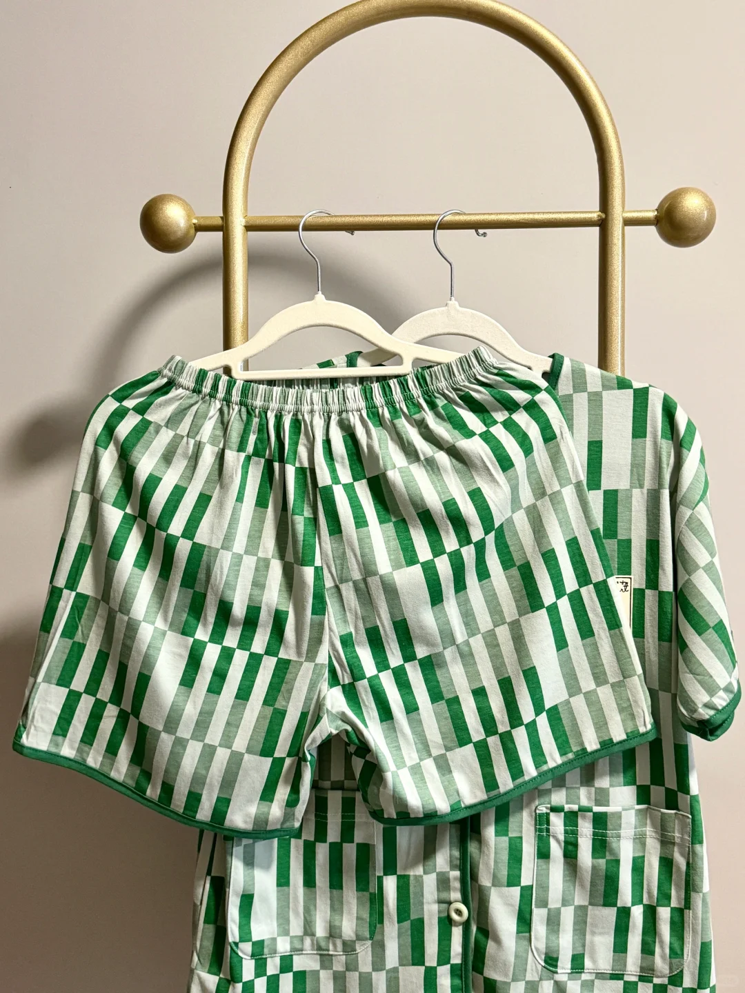 不带娃，窝在沙发里看电子书也太舒服了吧❗️