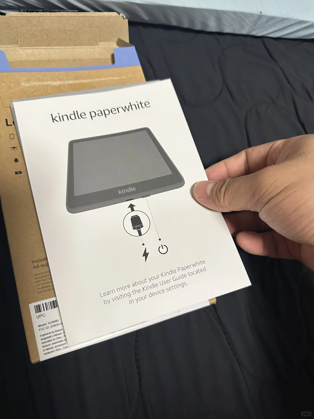 天塌了，买的 kindle.被开封了，里面没有。