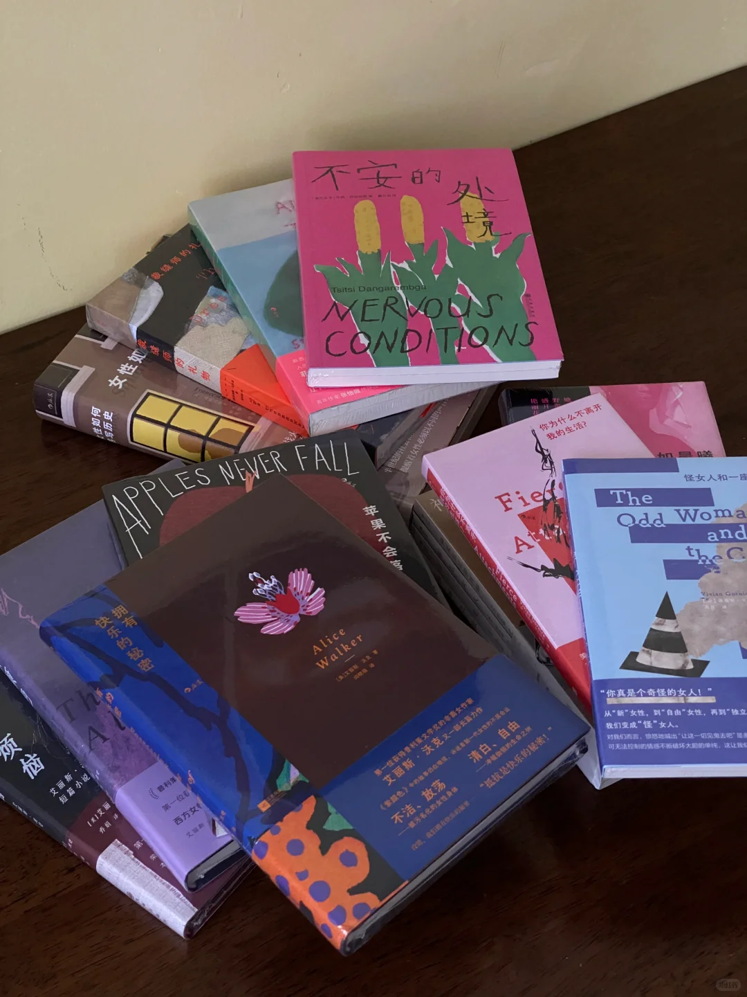 Women 我们的书写盛宴，十二本。📚
