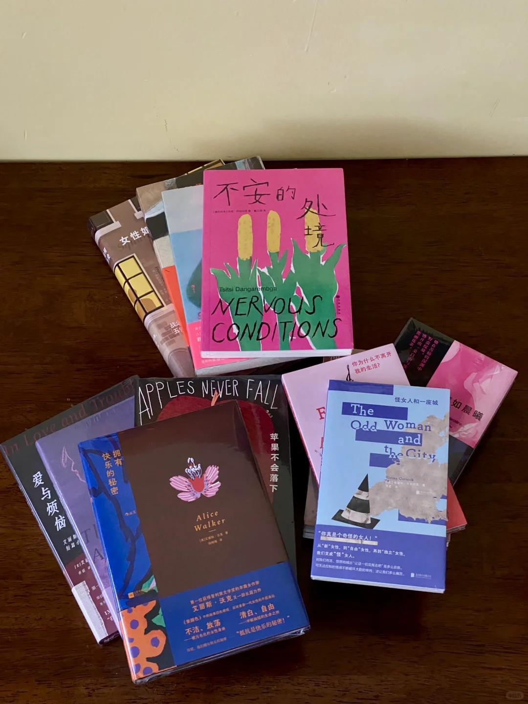 Women 我们的书写盛宴，十二本。📚