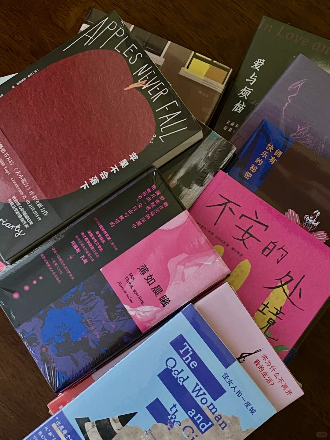 Women 我们的书写盛宴，十二本。📚