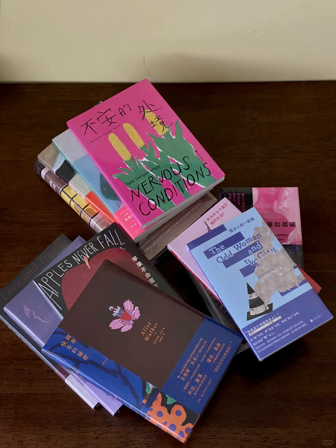 Women 我们的书写盛宴，十二本。📚