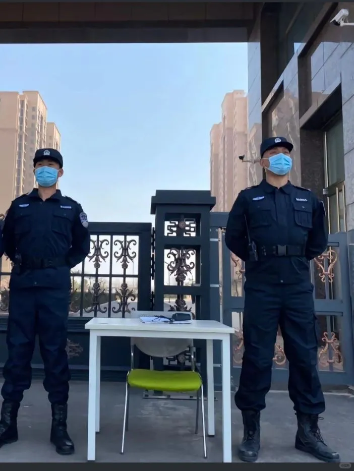 嘲笑当保安的人，一定是没有体验到快乐