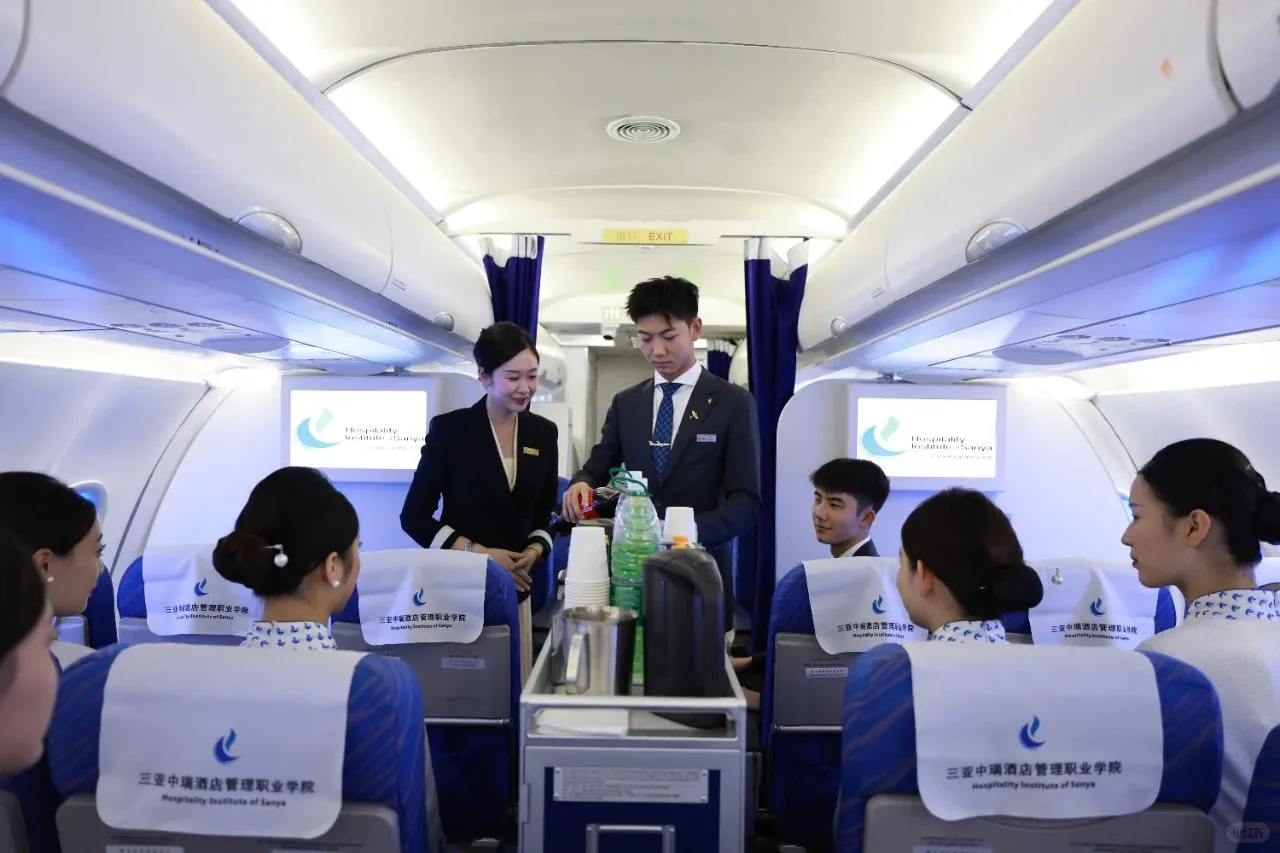 小瑞带你看专业 空中乘务专业
