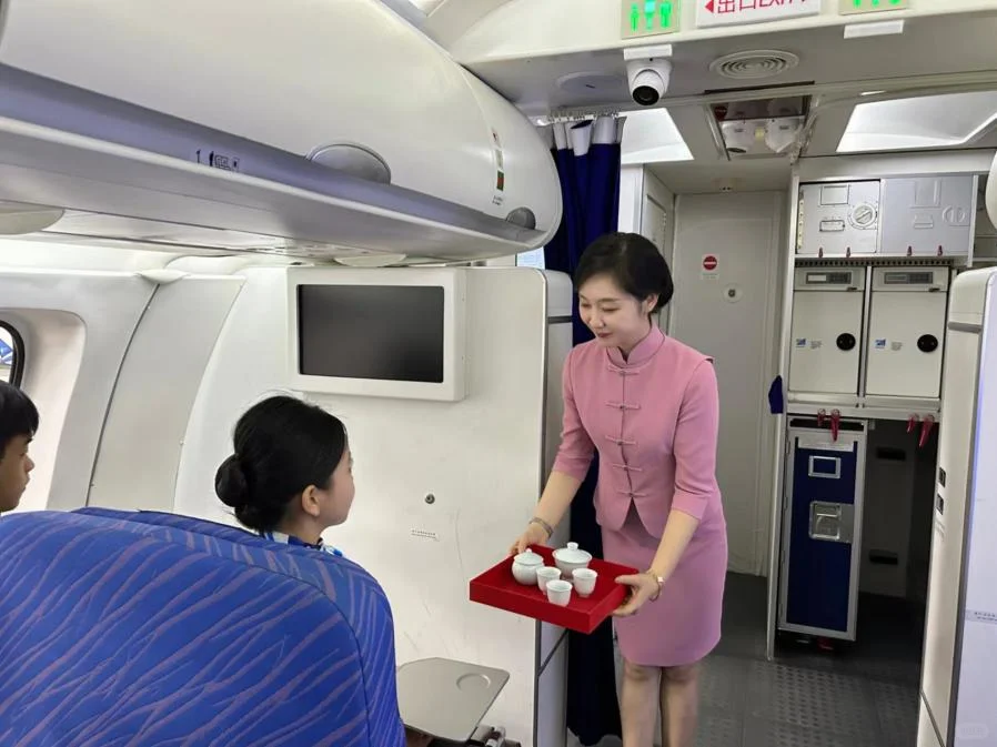 小瑞带你看专业 空中乘务专业