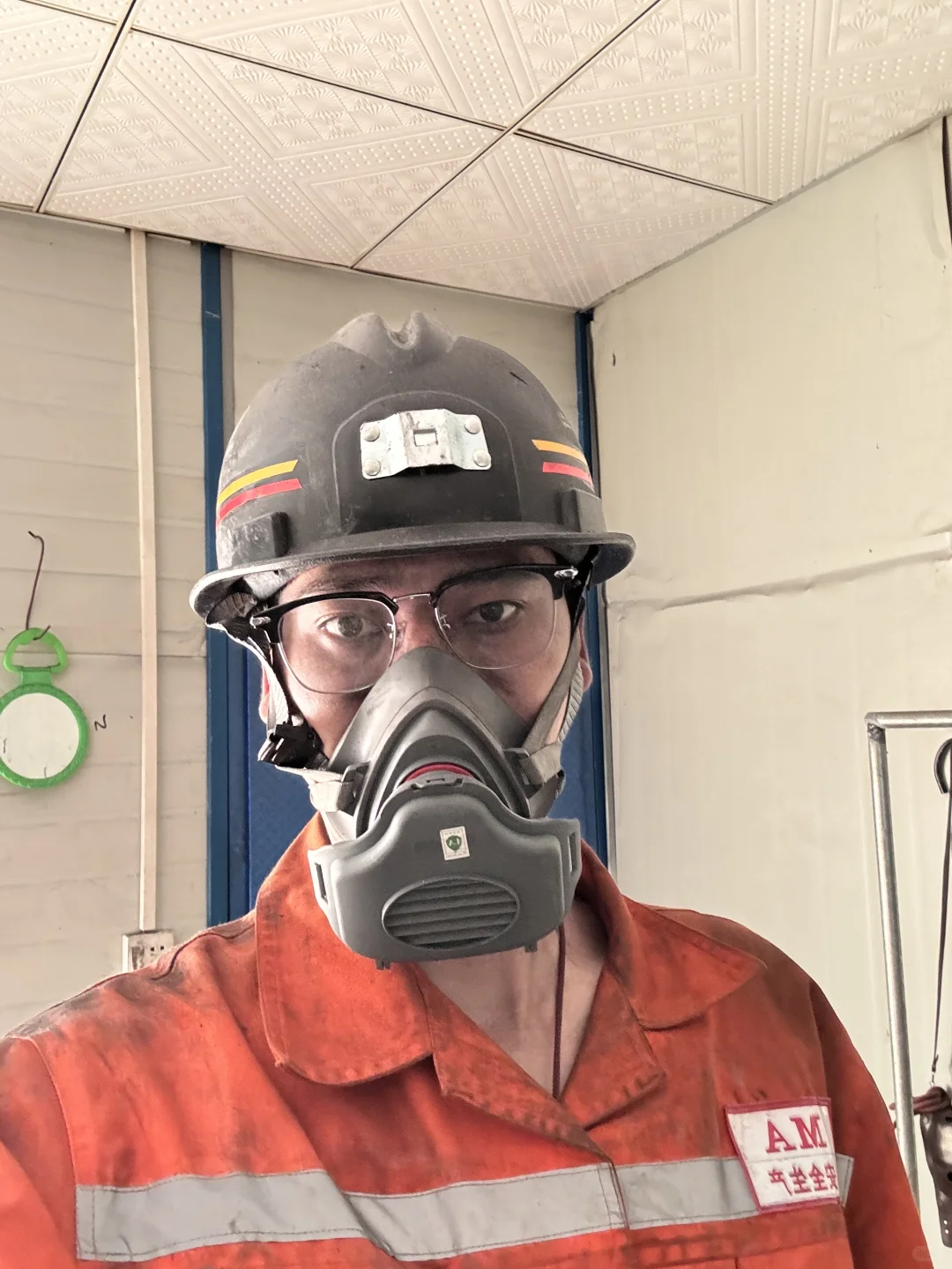 我的工地跨界，把安全帽换成了矿灯