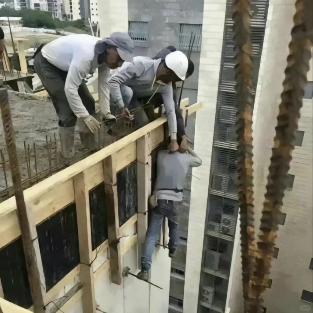 24岁安全员上班第一天，被判48年