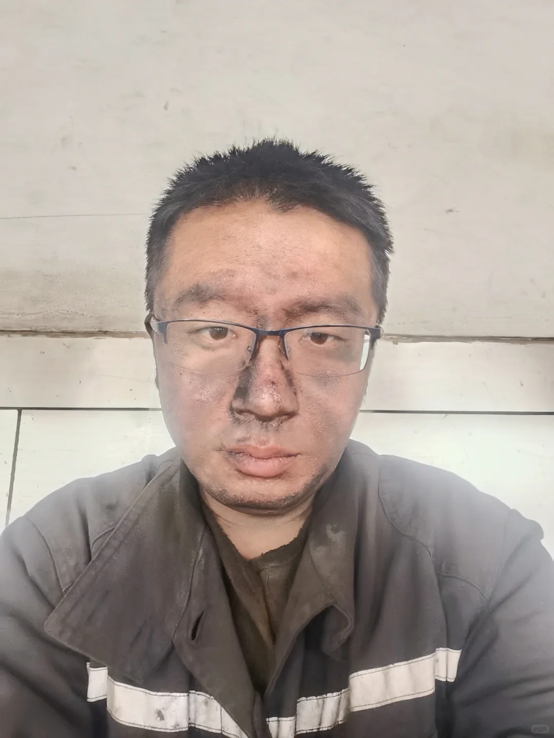 我是一名矿工，今天早班平安出井，谢谢祝福