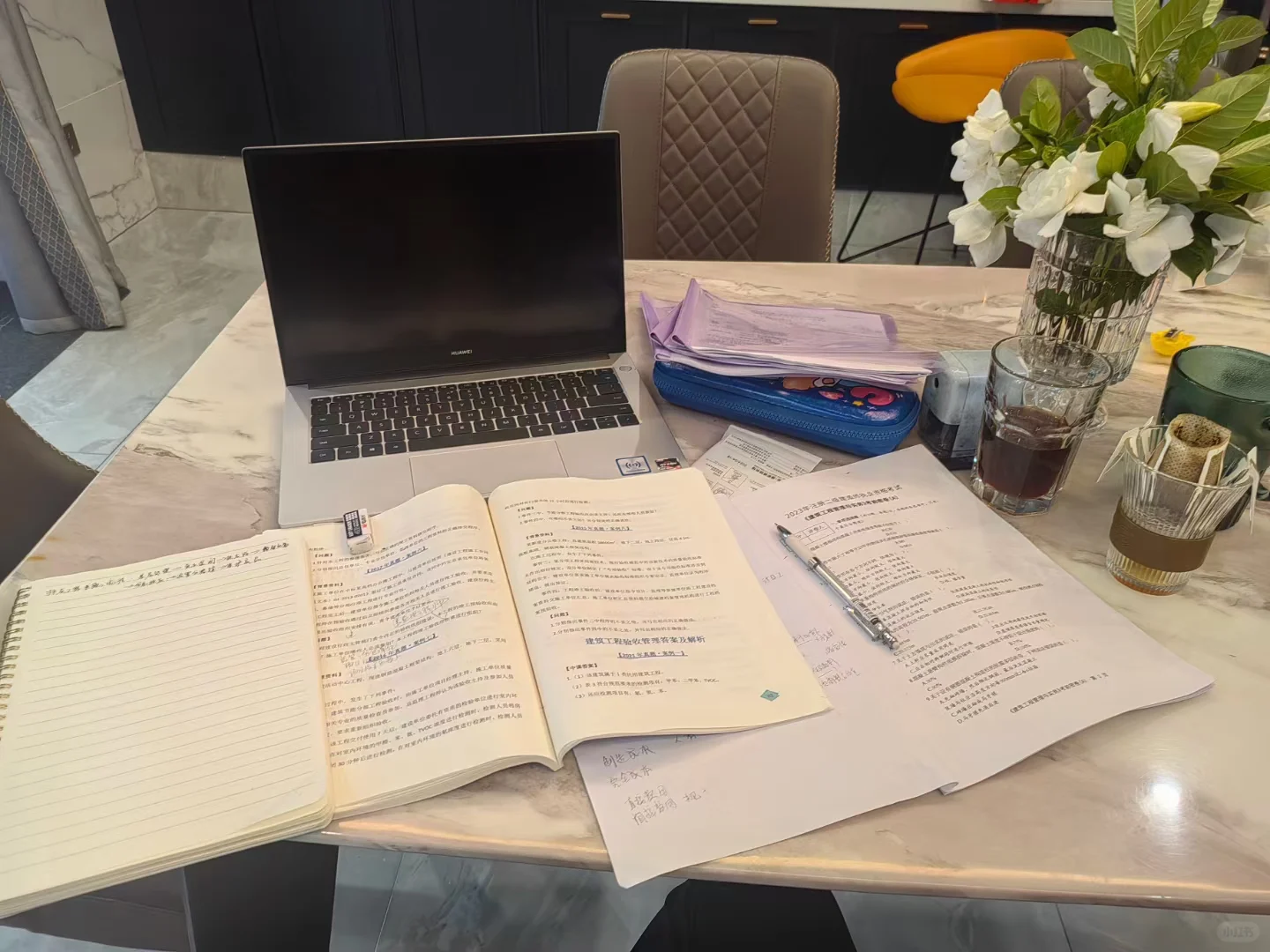 空姐辞职转行建造行业啦