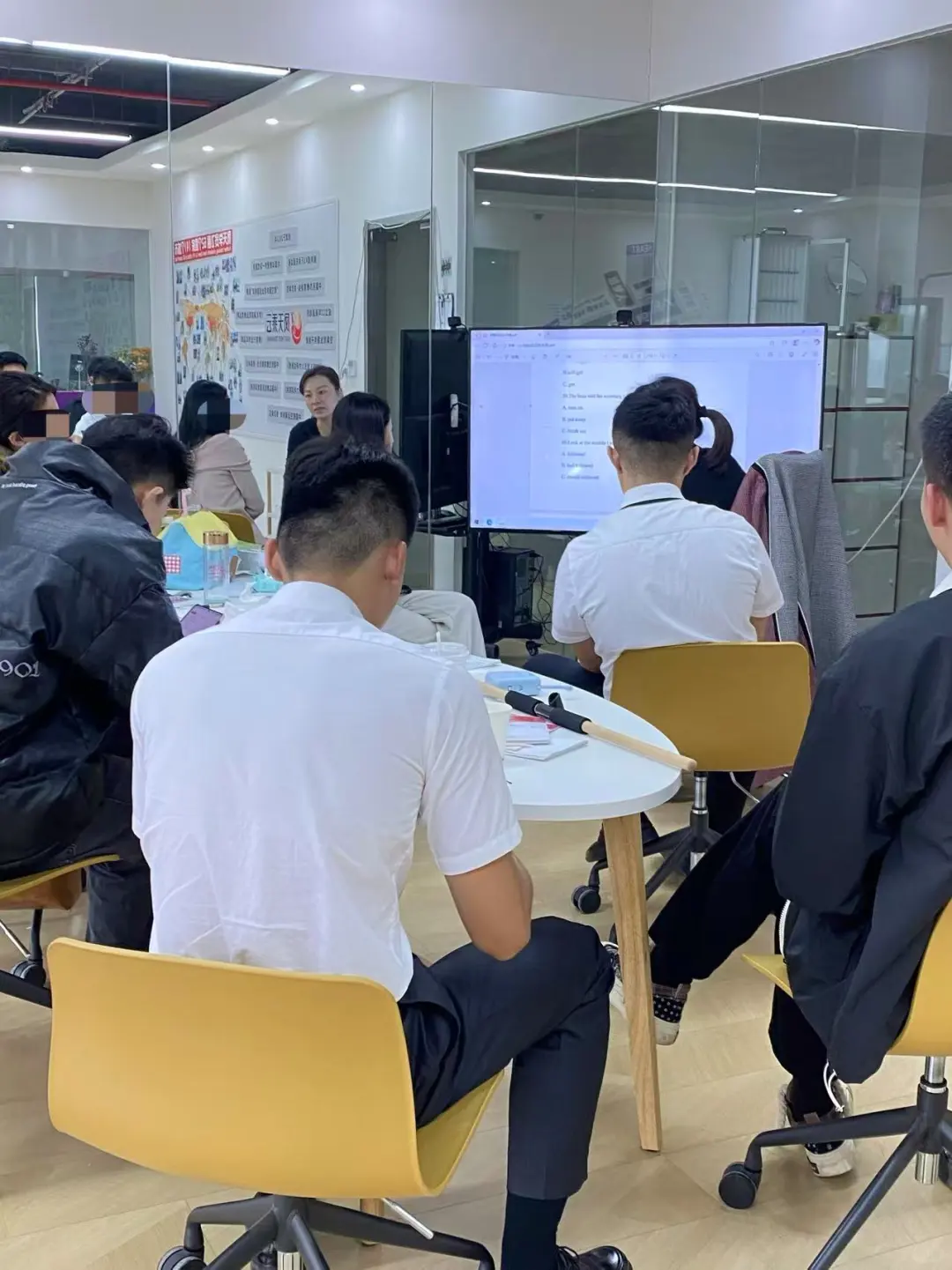 国航安全员和山东航空选哪个好一些？