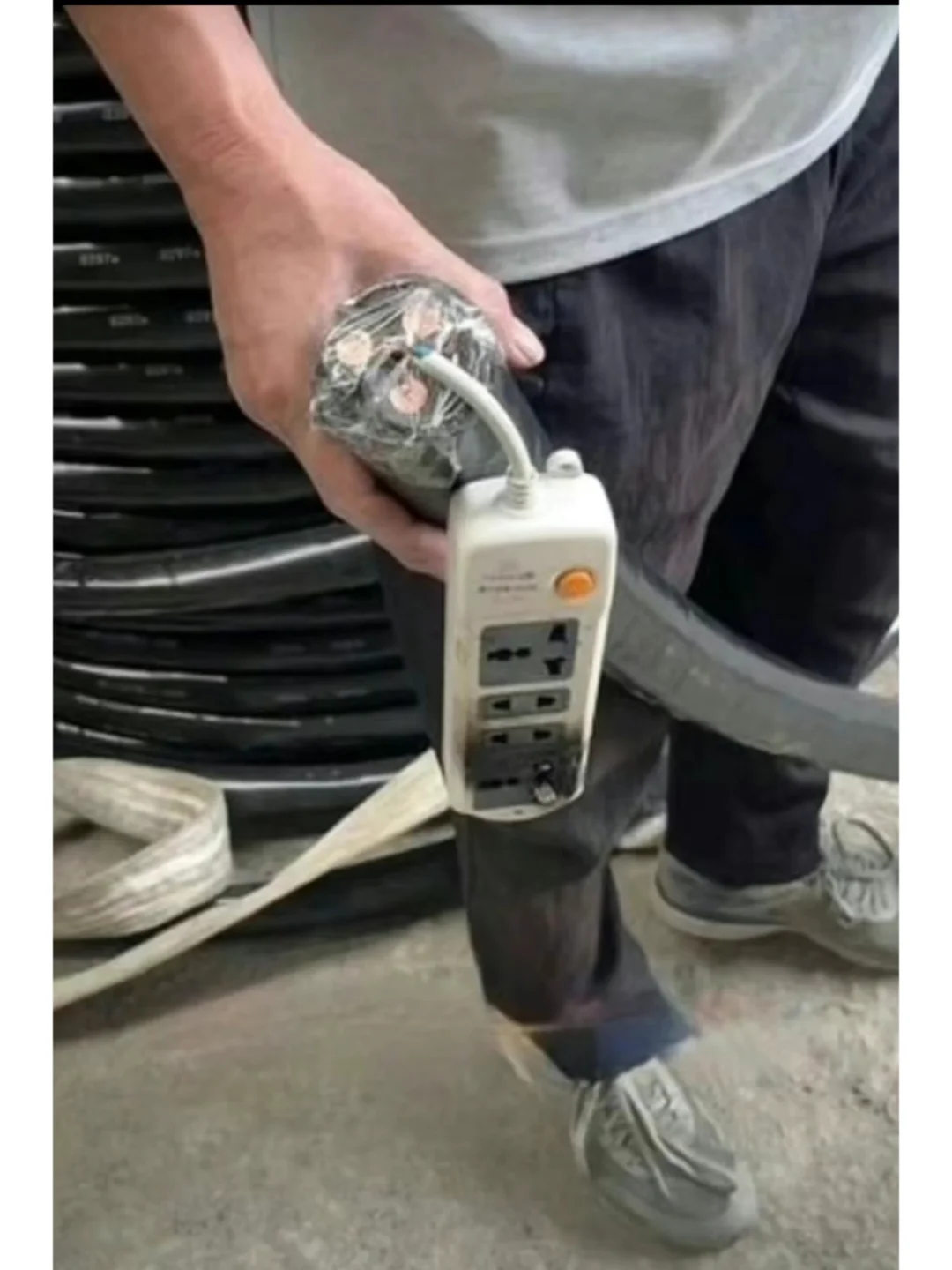 18张工地违章作业照片，安全员看了都腿软