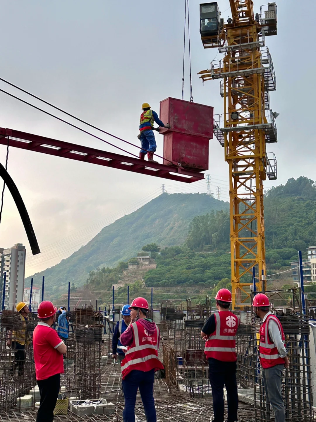 18张工地违章作业照片，安全员看了都腿软