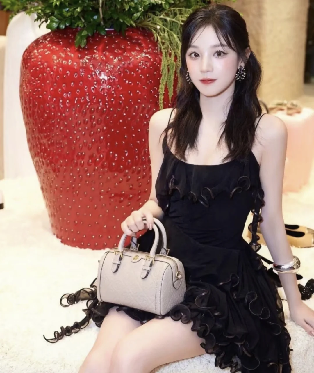 美得不可方物的她来了～