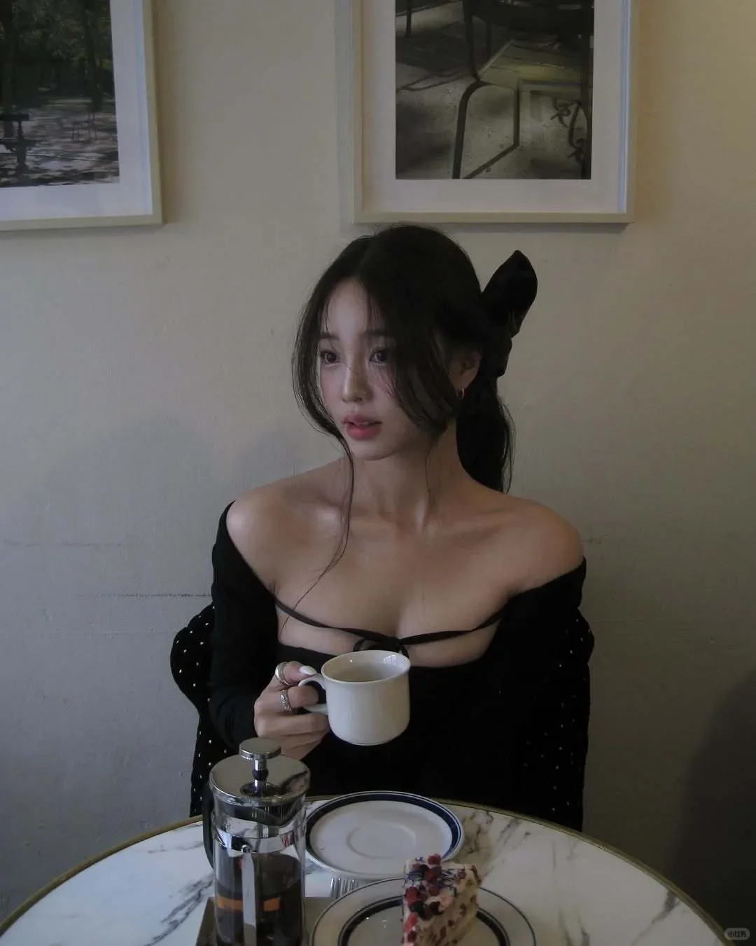 ins博主: geanrosejam（时髦精性感女神）