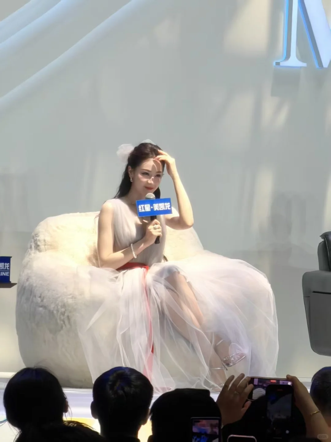 咱也是见过迪丽热巴大美女啦