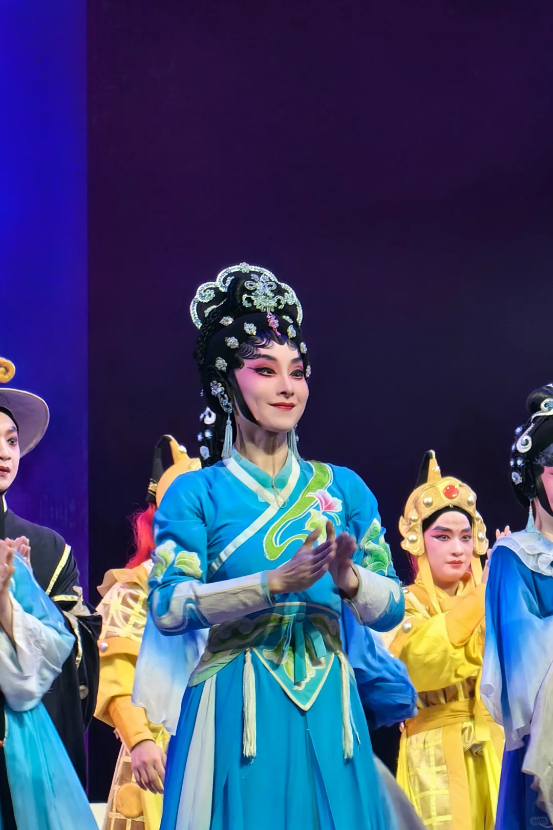怎么会有这么可爱又迷人的女孩子