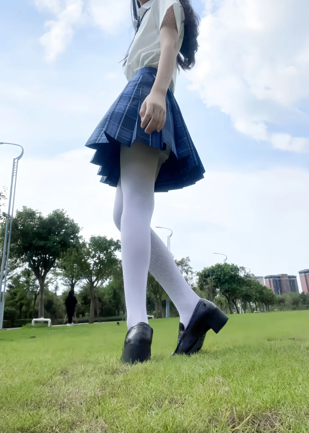 蓝天白云美少女～