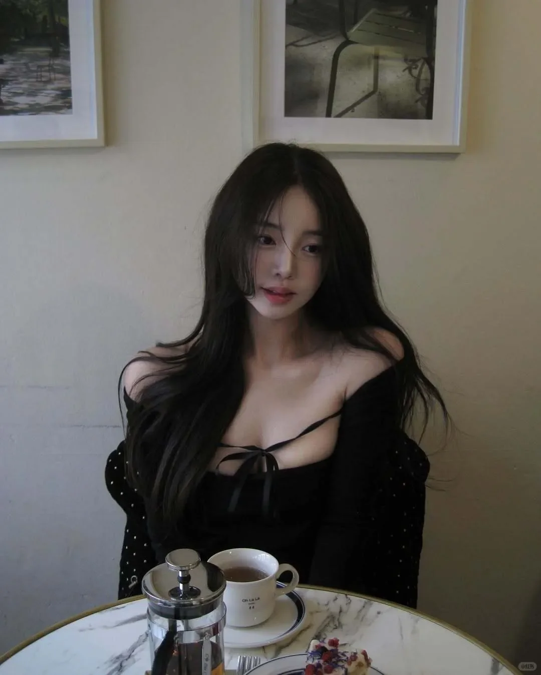 ins博主: geanrosejam（时髦精性感女神）