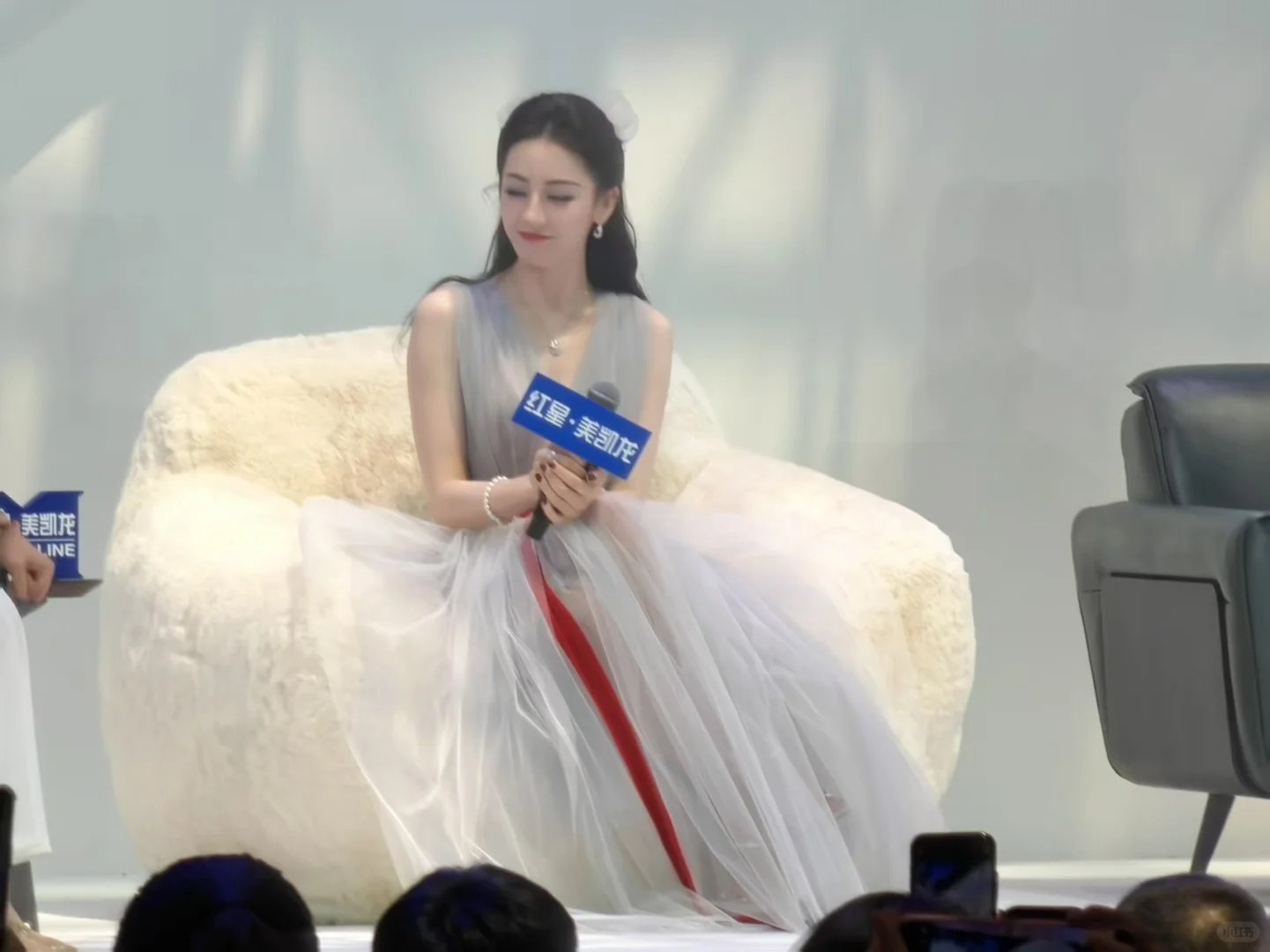 咱也是见过迪丽热巴大美女啦