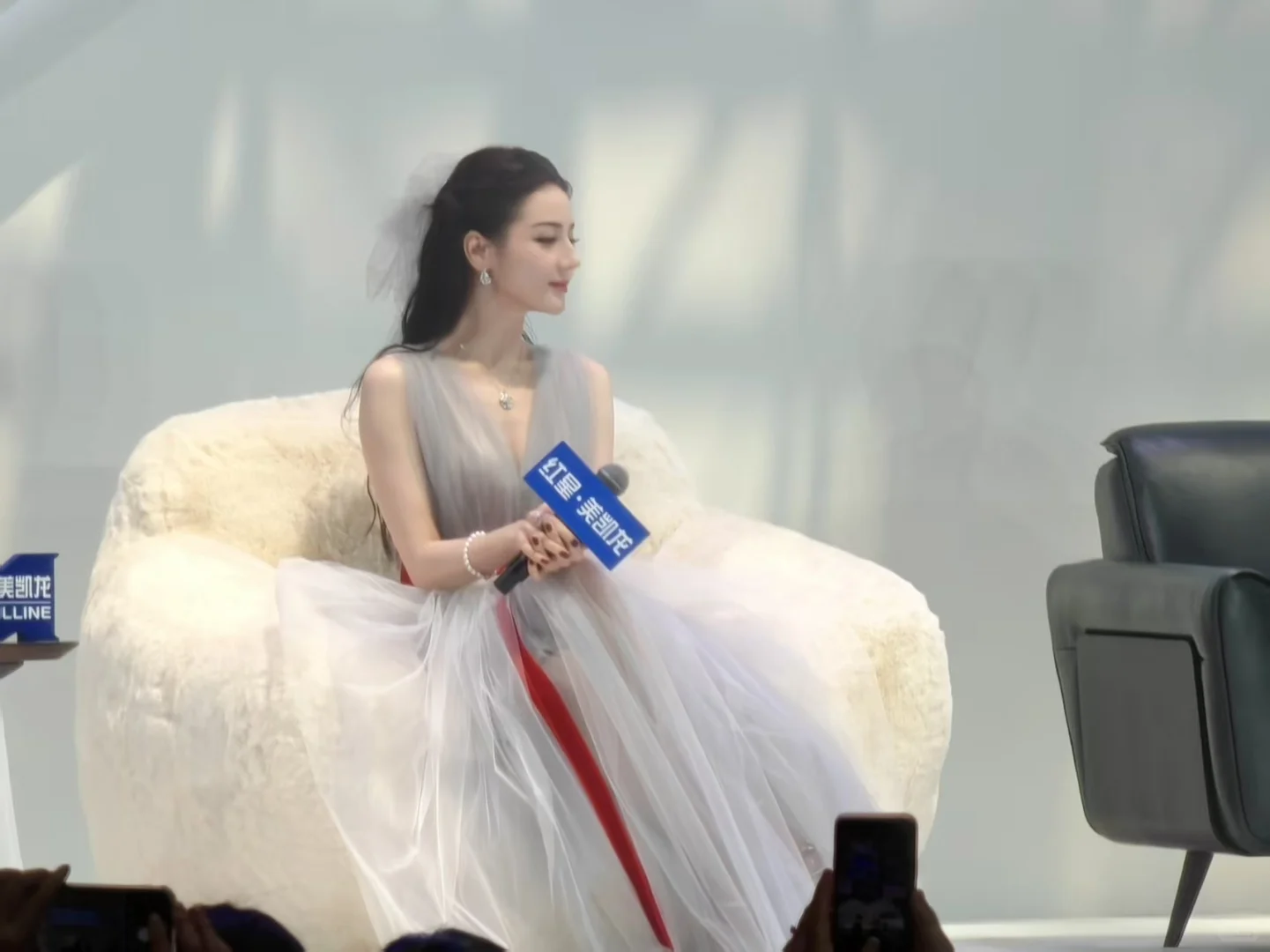 咱也是见过迪丽热巴大美女啦