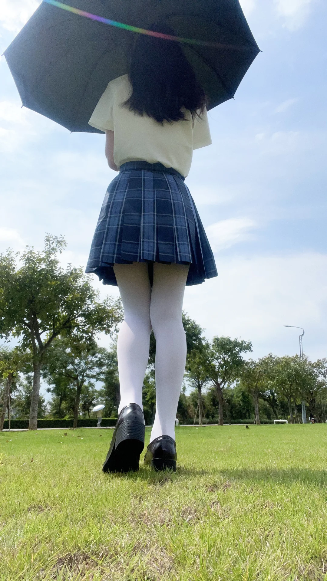 蓝天白云美少女～