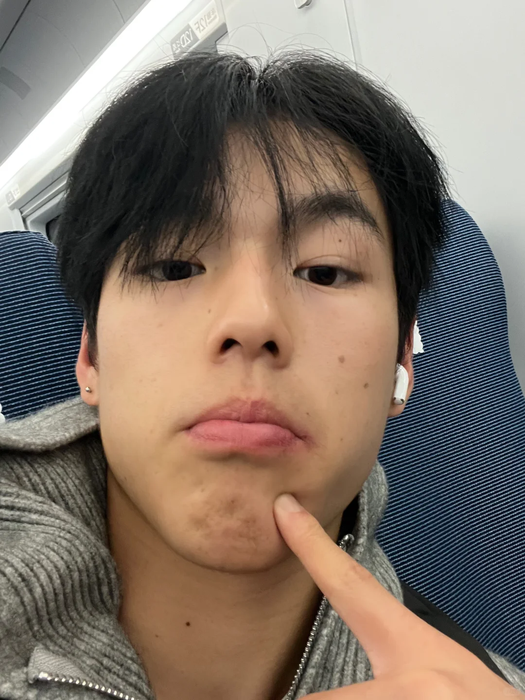 老喜欢怼脸拍怎么办
