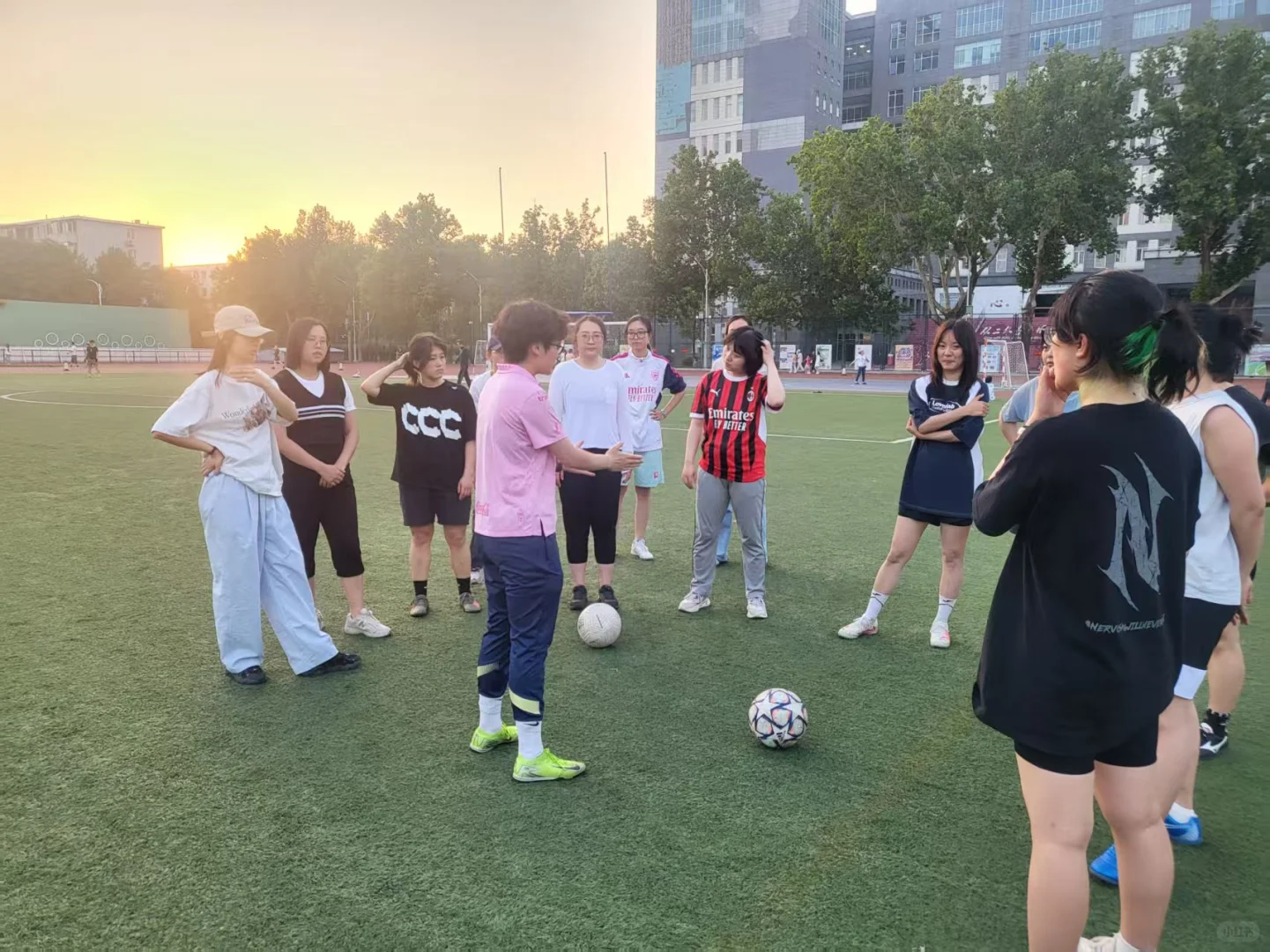 女人要踢足球的一百个理由（上）