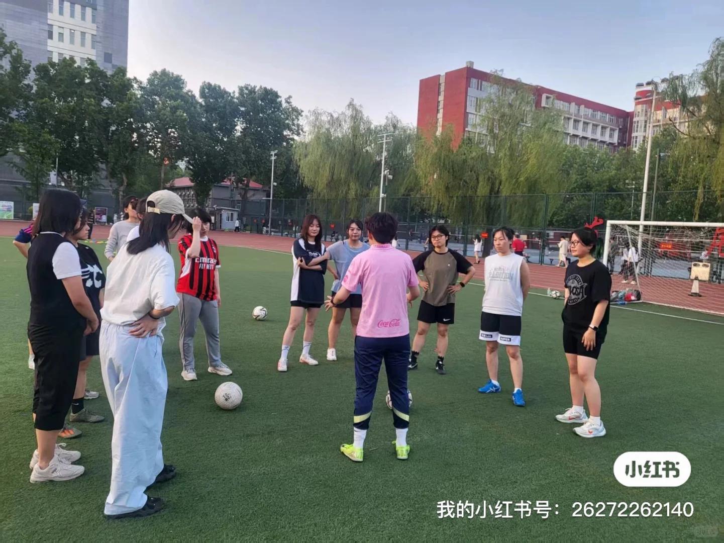 女人要踢足球的一百个理由（上）