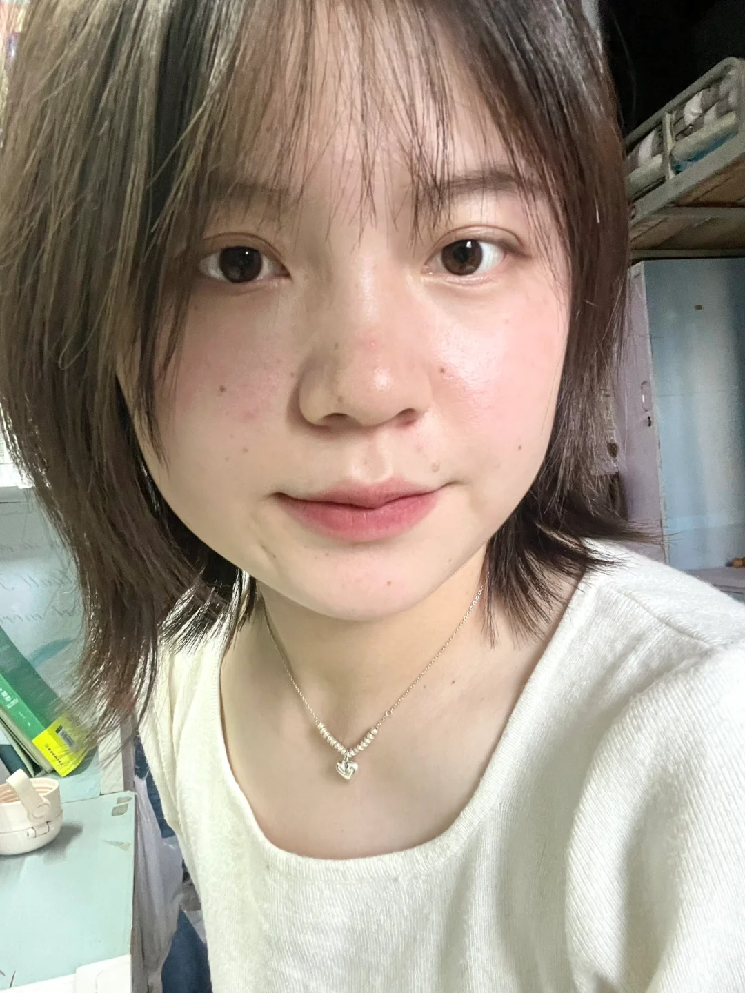 方圆脸短发👩🏻‍🦰左滑帮我涂个💄