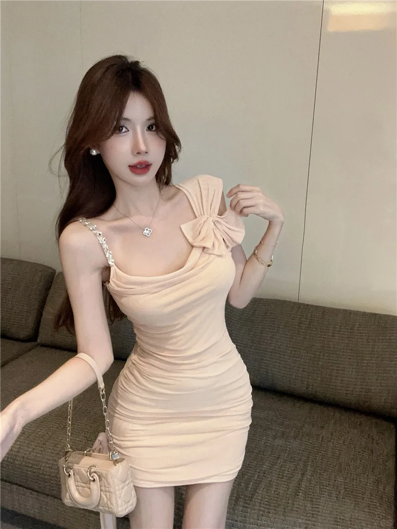 风情万种，低调却不失霸气，女人就该这样。