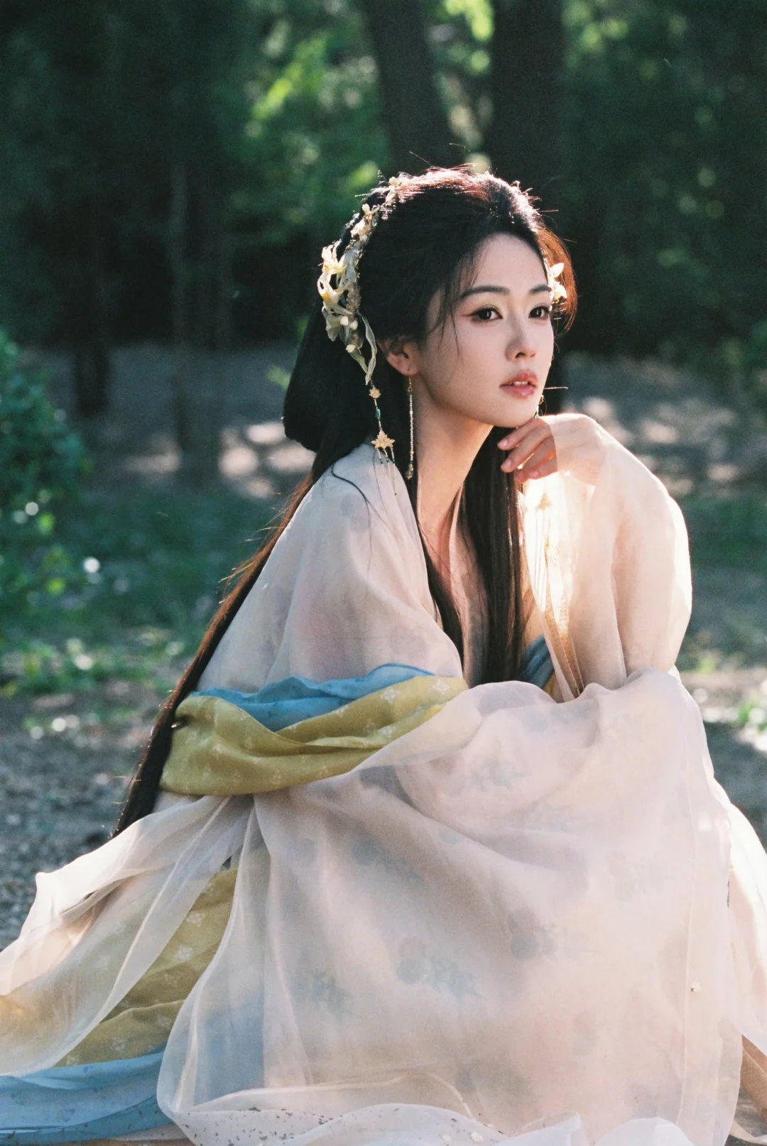 临江仙｜花如月浅米色纱裙妆造