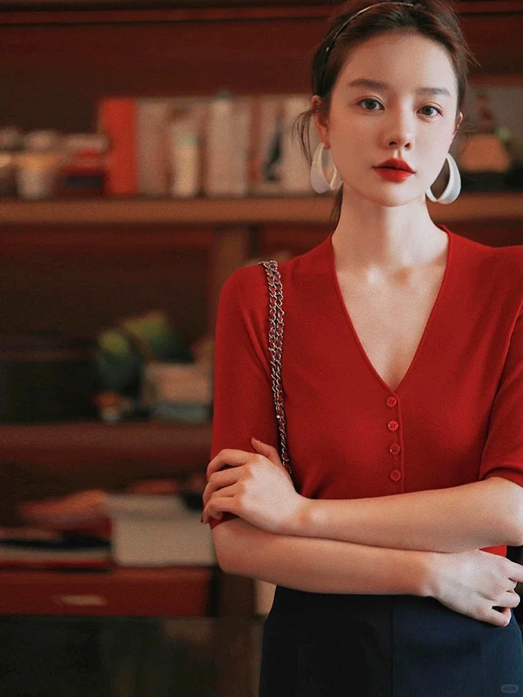明艳型美女