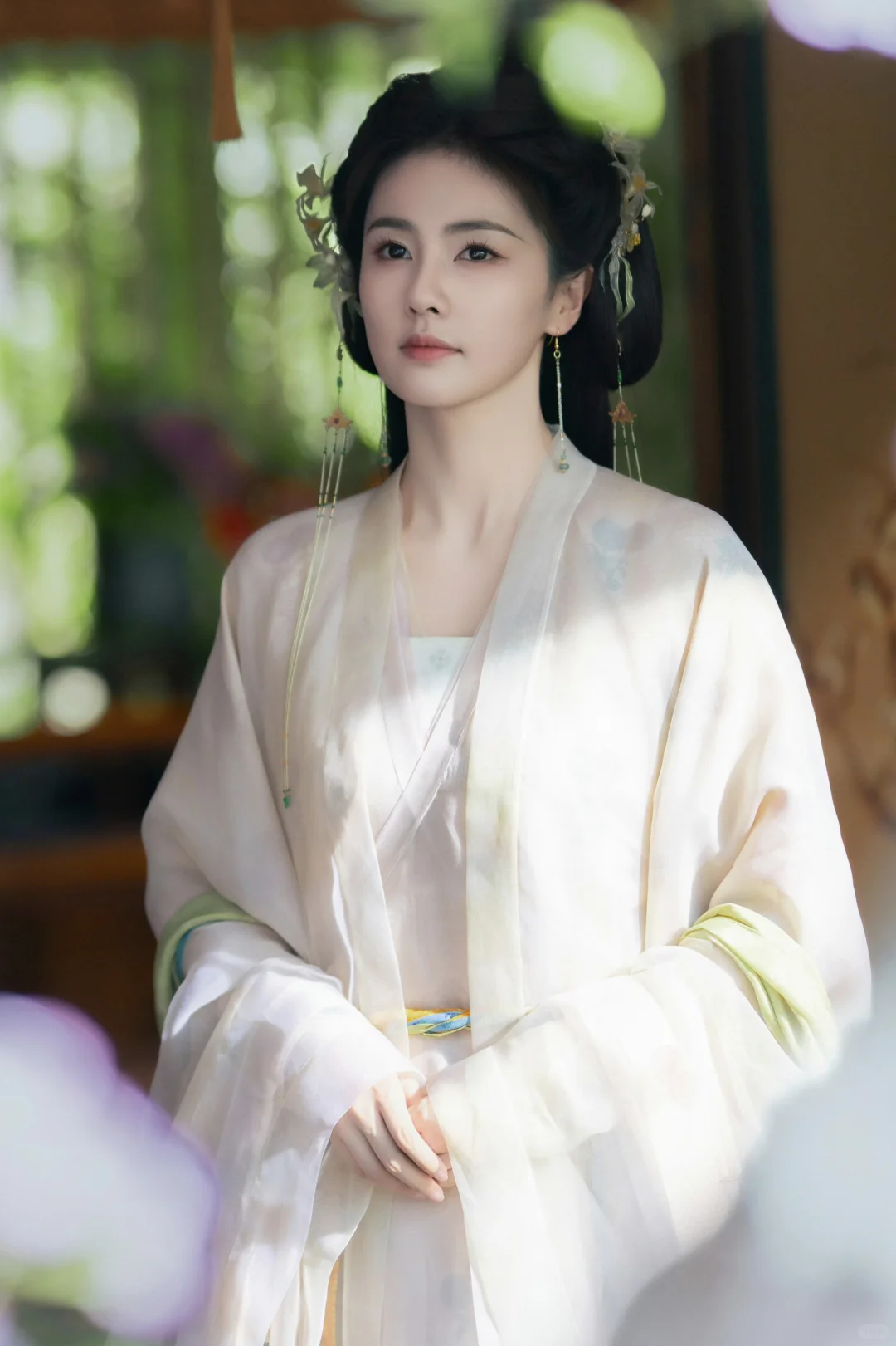 临江仙｜花如月浅米色纱裙妆造