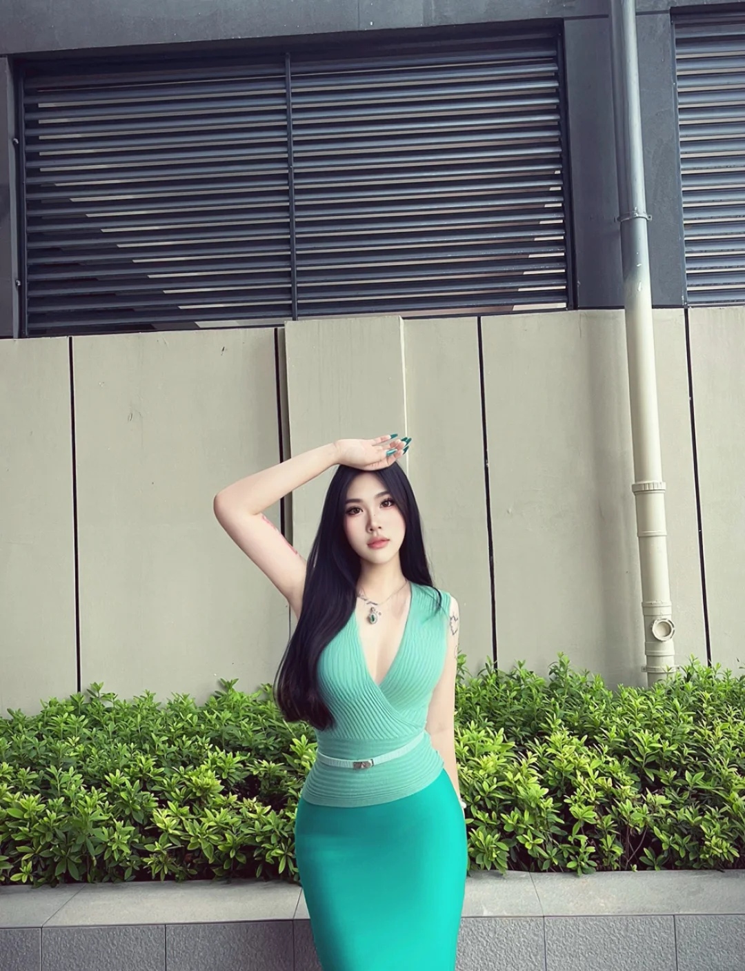 美如蛇蝎