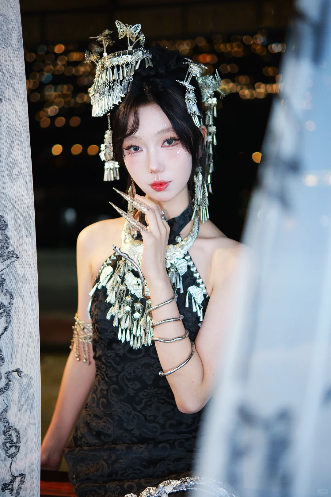 会下蛊的黑曼巴蛇女