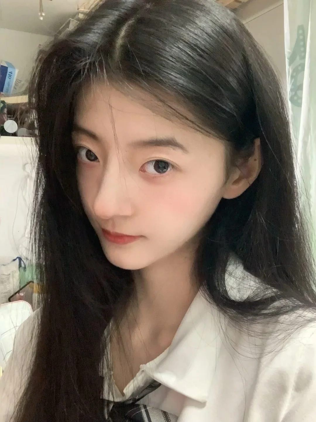 19岁女大勇闯面部吸脂