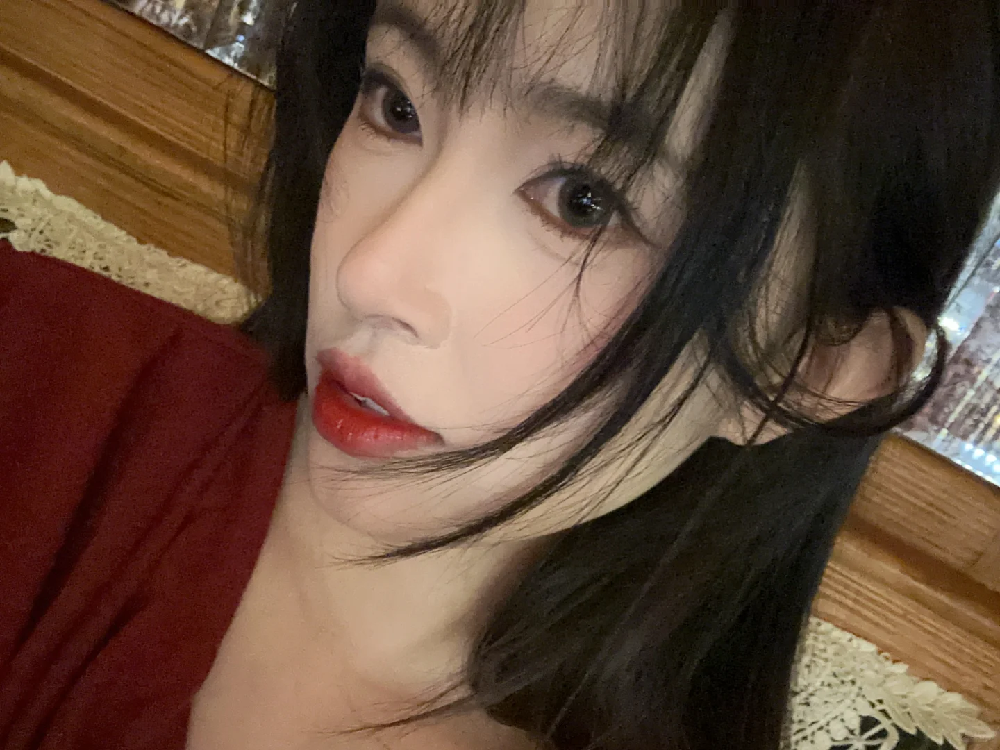 来美女们都跟我嘴一个