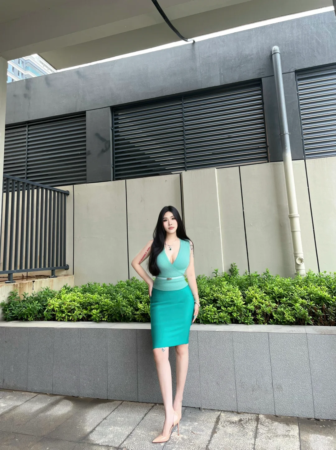 美如蛇蝎