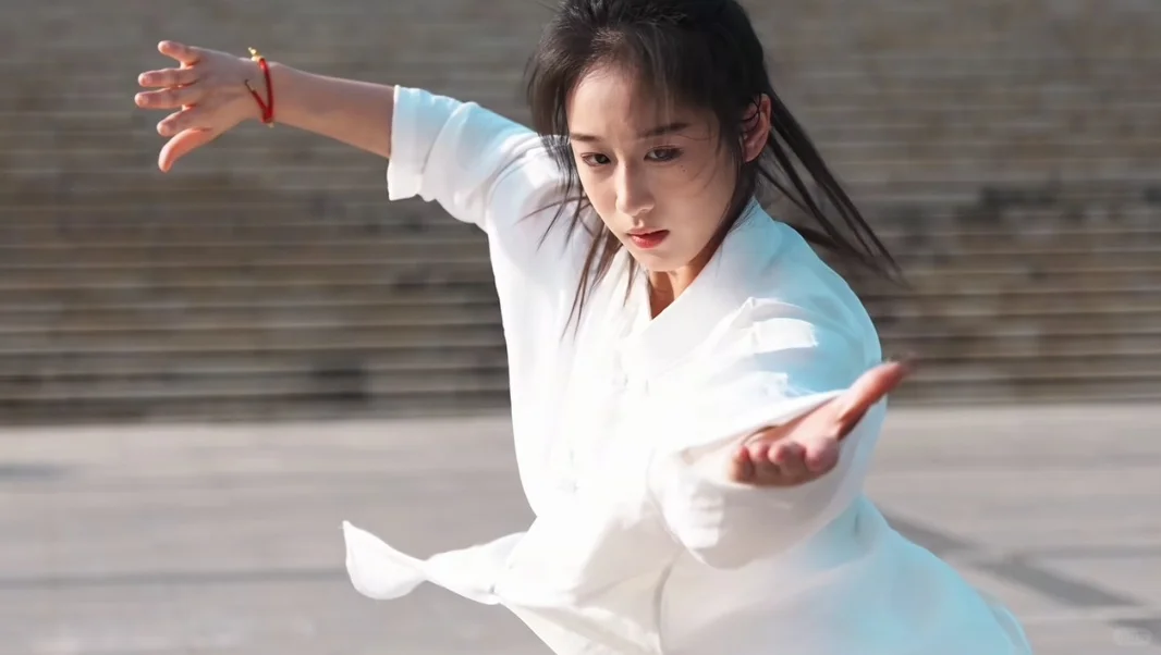 光影里藏着爱意，那些英姿妩媚的女孩们