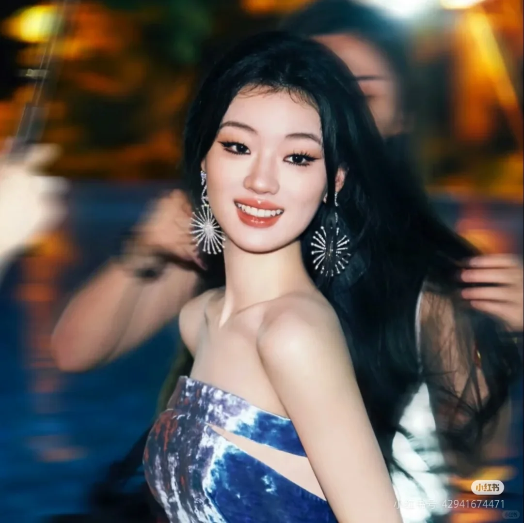 她是怎么做到才华与美貌并存的啊！！绝美
