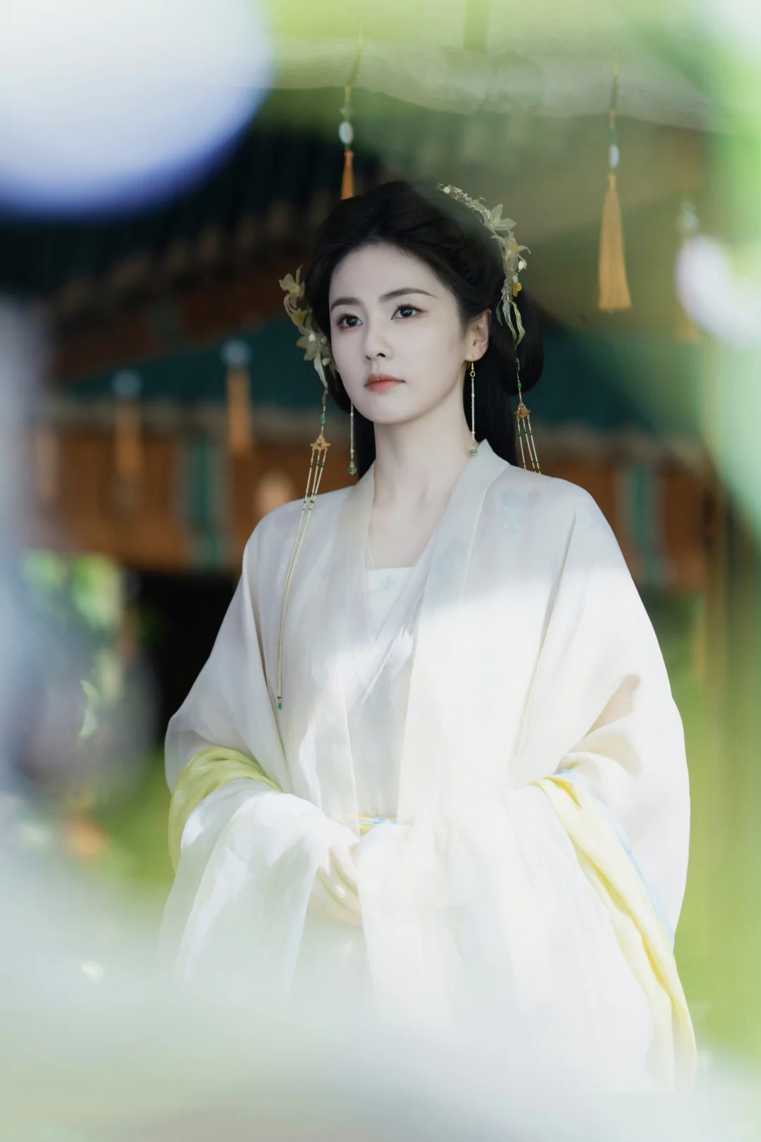 临江仙｜花如月浅米色纱裙妆造