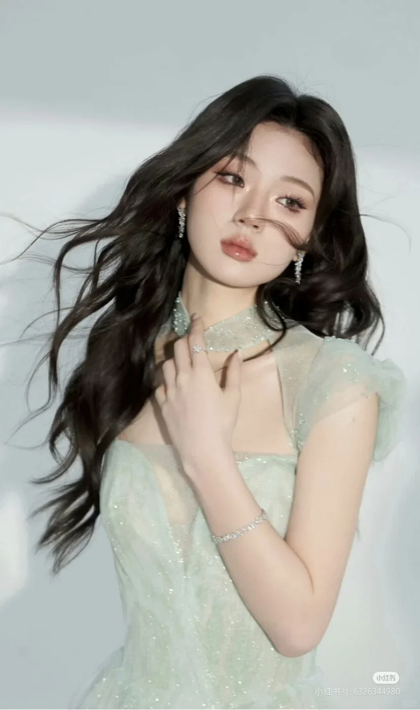 她是怎么做到才华与美貌并存的啊！！绝美