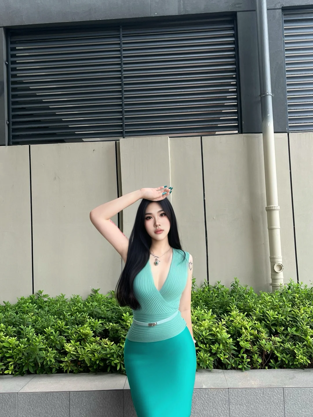 美如蛇蝎